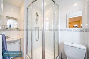 En-Suite- click for photo gallery